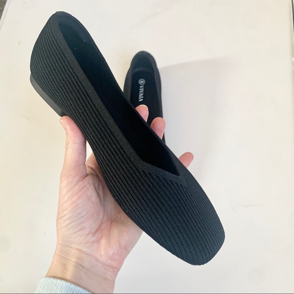 Elegant Black Women's Flats - Picture 2 of 5